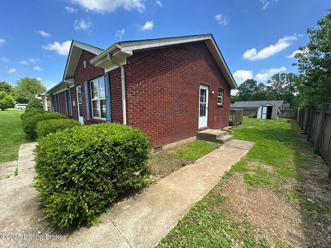 Building Photo - 123 Purcell Ave