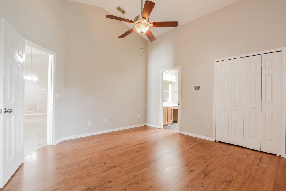 Building Photo - 1319 Acorn Cir