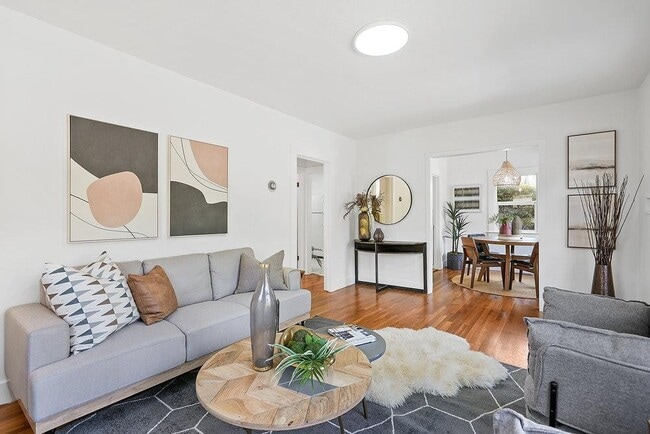 Building Photo - 1021 Leona Ct