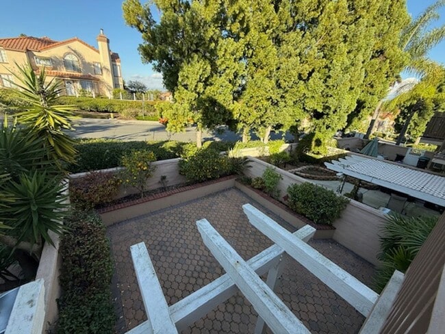 Building Photo - 2 Bedroom Condo in Aliso Viejo!