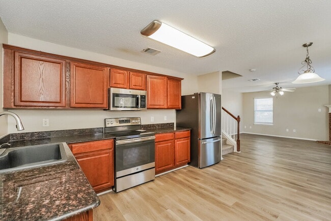 Building Photo - 1721 Santa Fe Trail