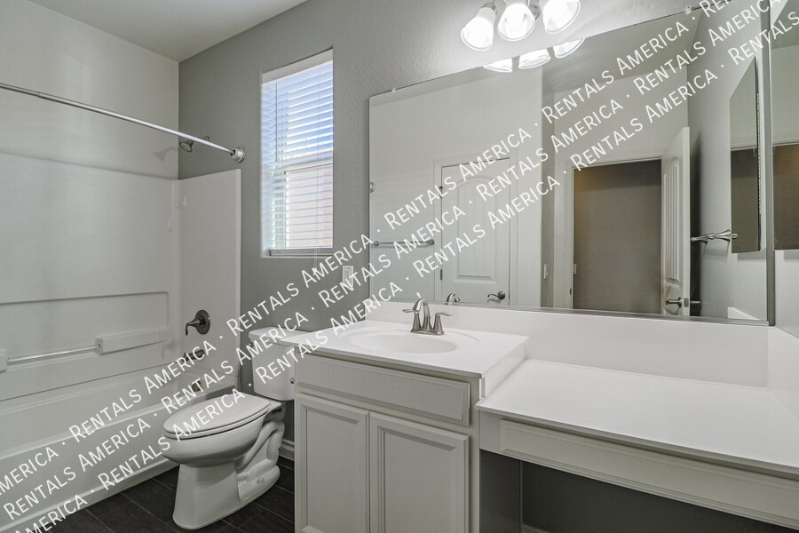 Building Photo - 10910 E Calypso Ave