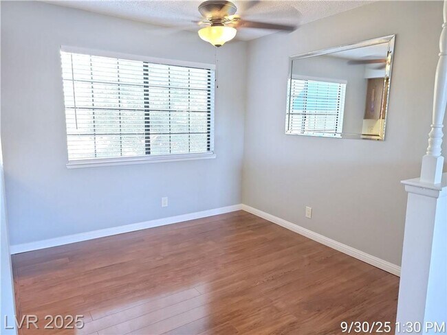 Building Photo - Inviting 2-Bedroom Condo with Pool, Spa & ...