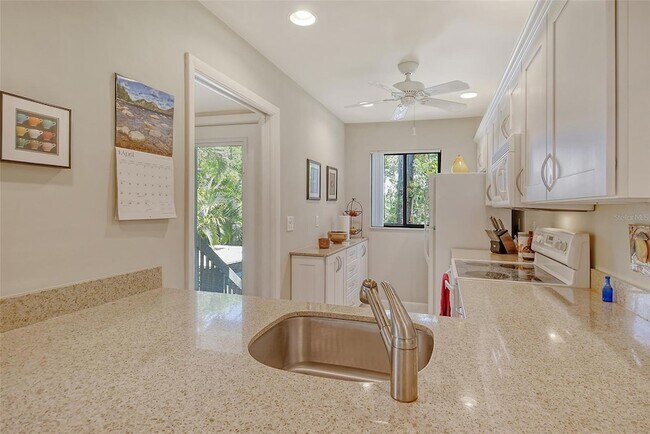 Building Photo - 1720 Glenhouse Dr