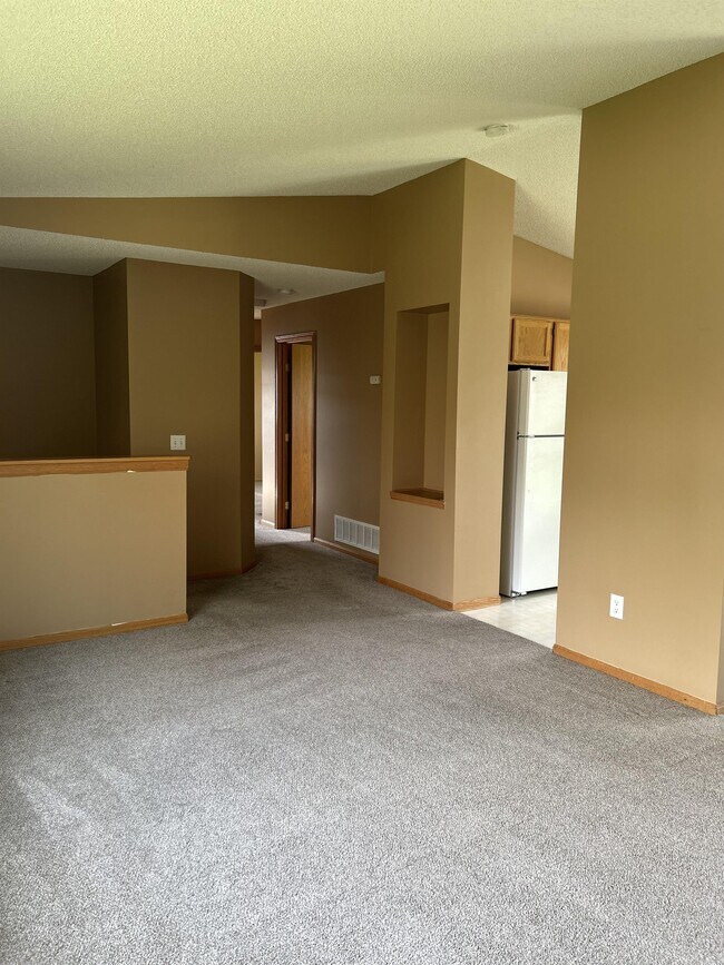 Building Photo - 9059 Oriole Ln