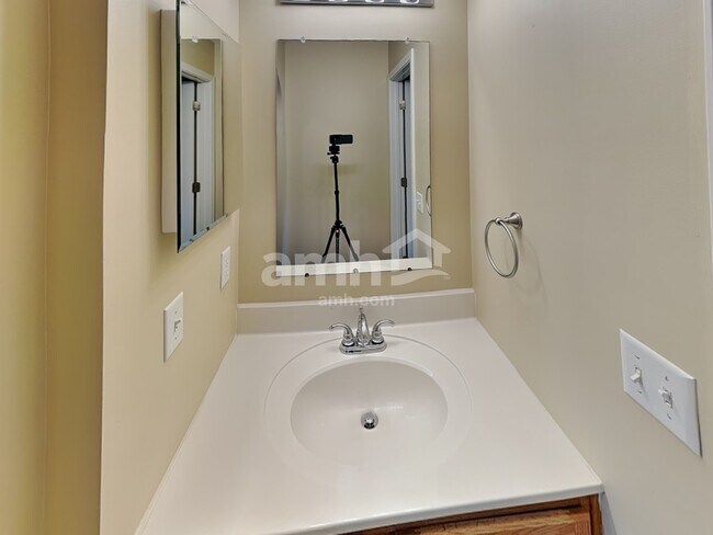 Building Photo - 167 Firestone Dr