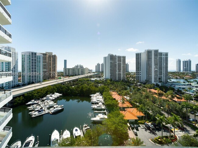 Building Photo - 3500 Mystic Pointe Dr