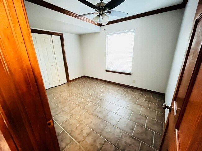 Building Photo - Charming 3-Bedroom Duplex in West Norman