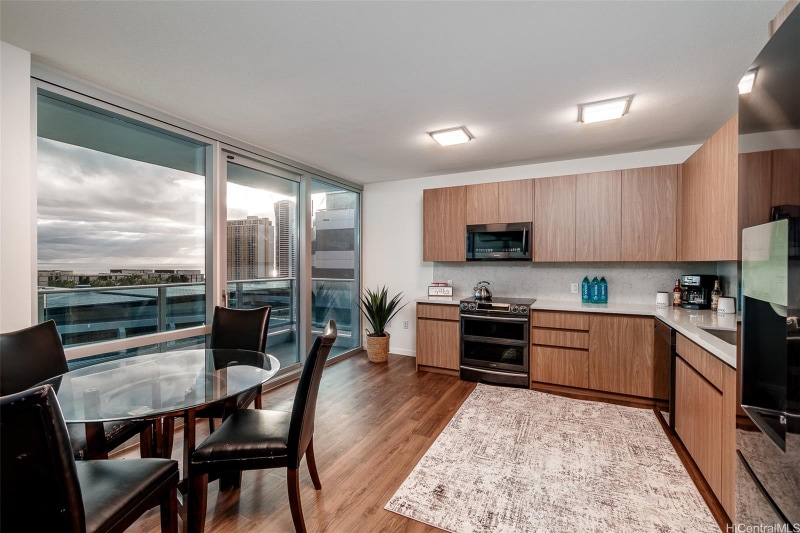 Building Photo - 1391 Kapiolani Blvd