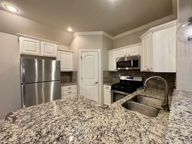 Building Photo - 100 Sullivans Wy