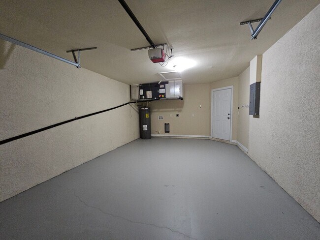 Building Photo - Charming 3BR/2BA