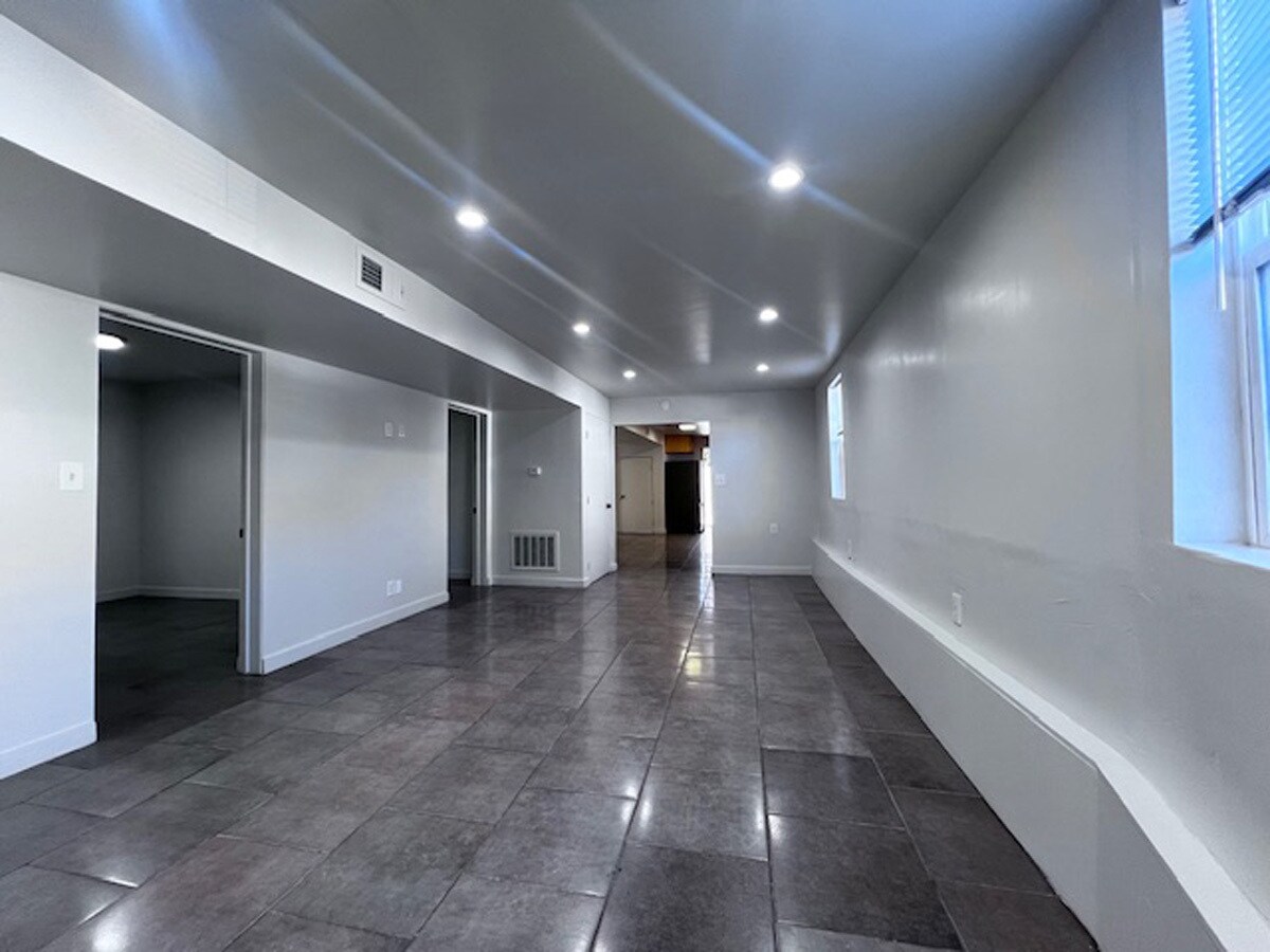 Building Photo - 1037 Peralta St