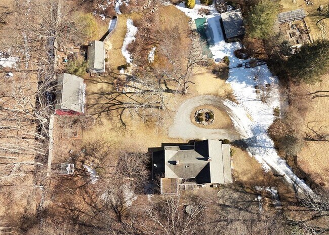Building Photo - 26 Nelson Ln