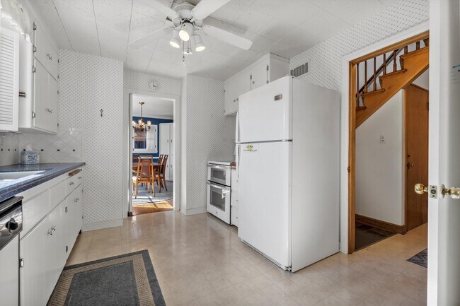 Building Photo - 5457 N Berkeley Blvd