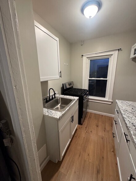 Building Photo - 21 Barrett St