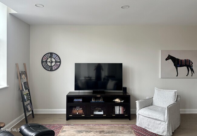 Building Photo - 77 Van Dam St