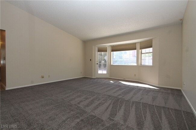 Building Photo - 6605 Vicuna Dr