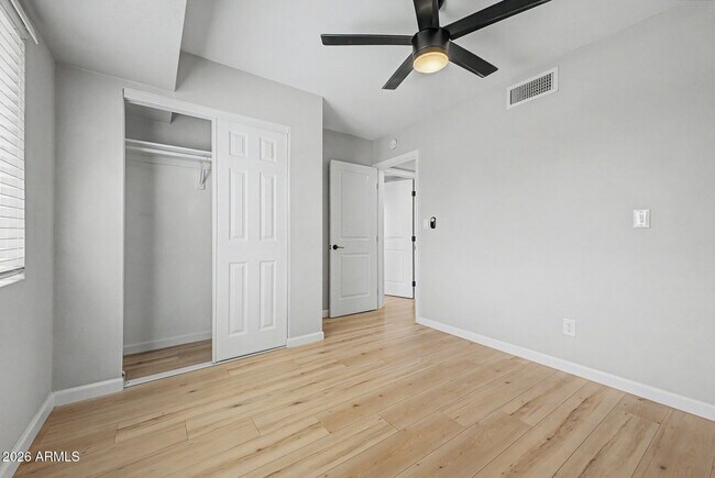 Building Photo - 908 W Ross Ave
