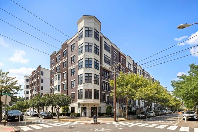 Building Photo - 1200 Grand St