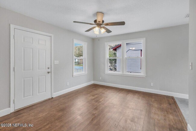 Building Photo - 3032 Plum St