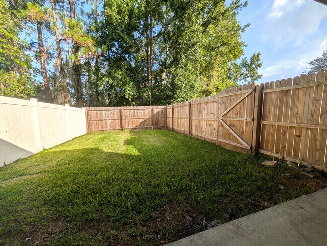 Building Photo - 8538 Pineverde Ln
