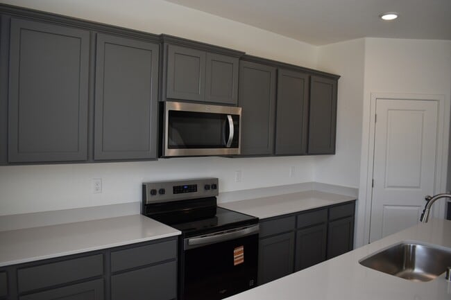 Building Photo - 4752 Sami Jo Dr