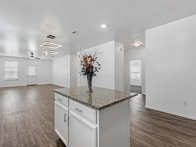 Building Photo - 2627 Summer Ln