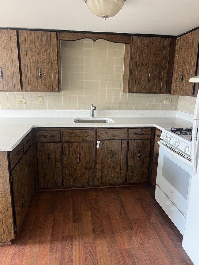 Building Photo - 7919 S 83rd Ct