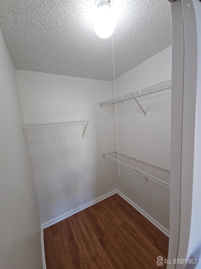 Building Photo - 1226 Edpas Rd