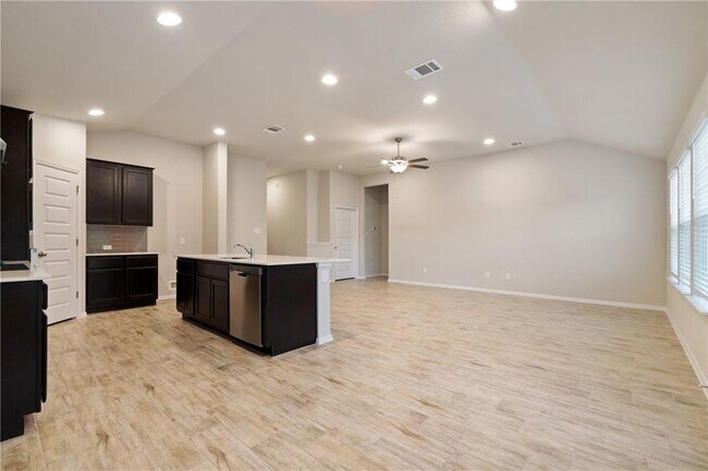 Building Photo - 3704 Stillwood Ln