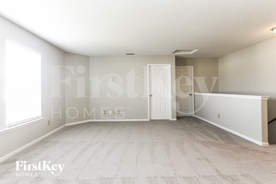 Building Photo - 6806 W Stansbury Blvd