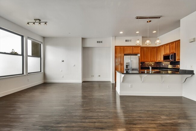 Building Photo - 1107 66th St