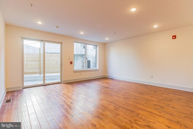 Building Photo - 1513 Brown St