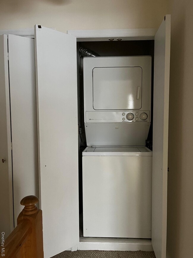 Building Photo - 46 Homestead Village Dr