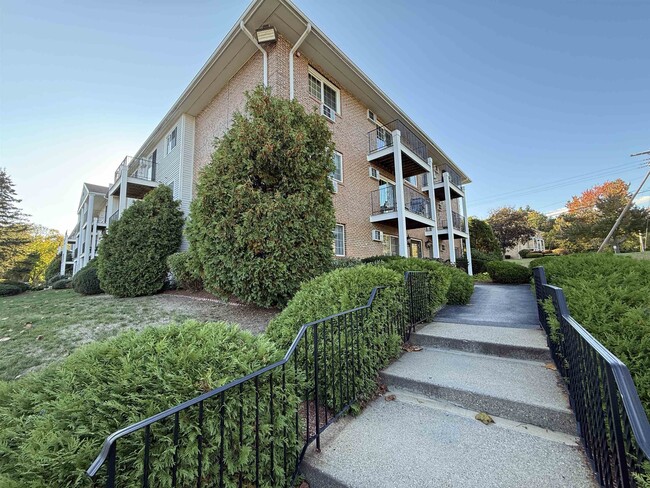 Building Photo - 383 Huse Rd