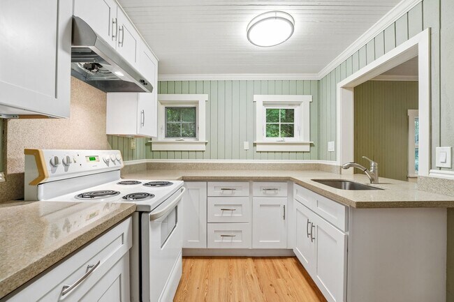 Building Photo - 21567 Starrett Hill Dr