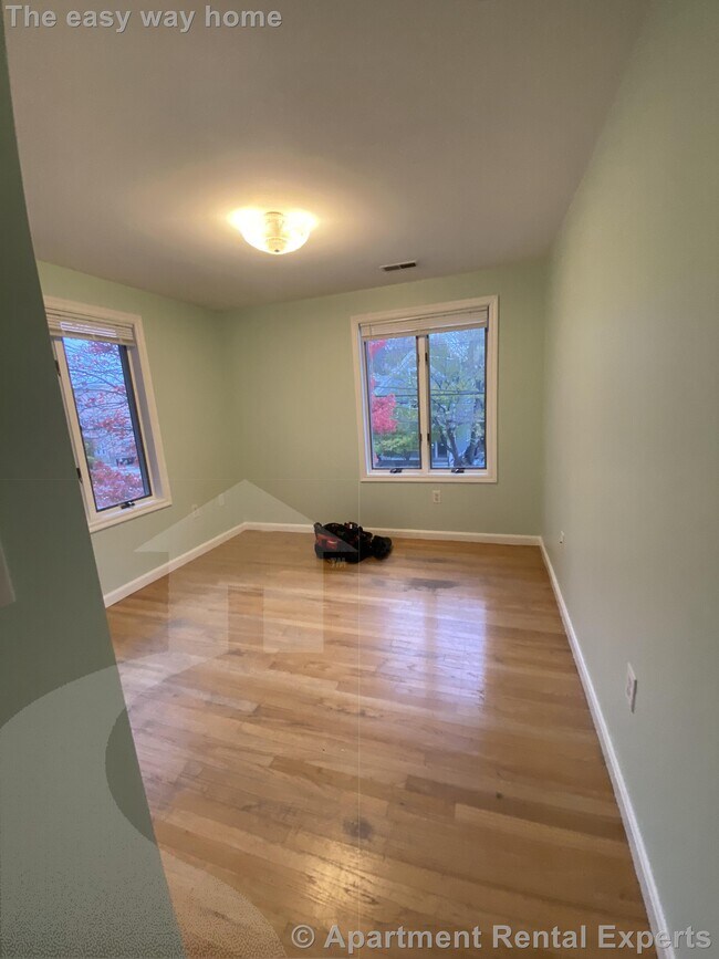 Building Photo - 309 Beacon St