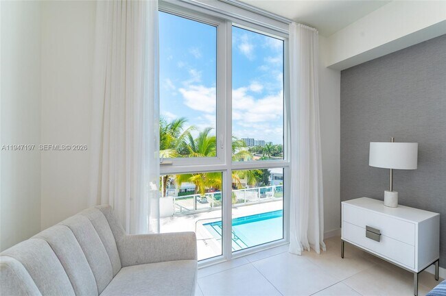 Building Photo - 401 N Birch Rd