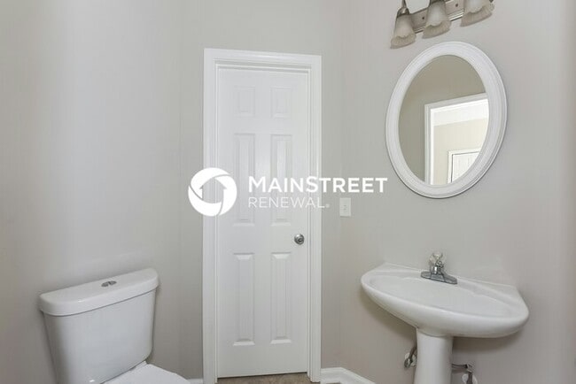 Building Photo - 3 Bedroom Pet-Friendly Home in Nashville, TN with Main Street Renewal
