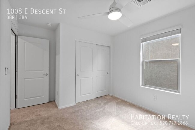 Building Photo - 1008 E Descent St