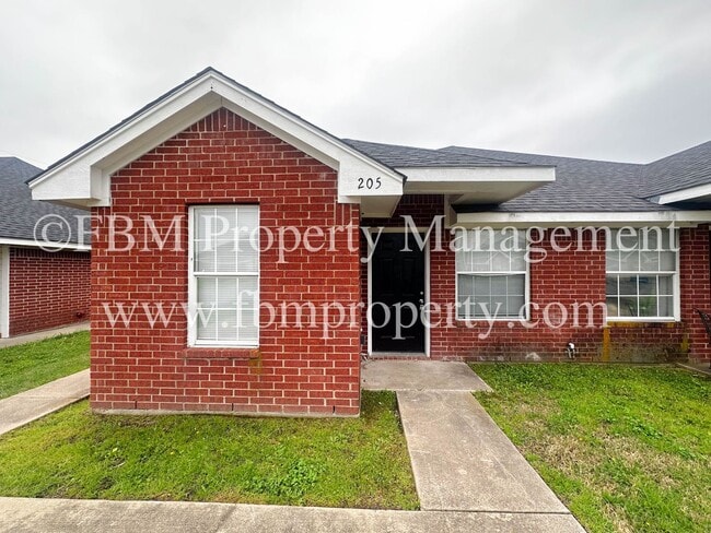 Primary Photo - 205 West Lamar St