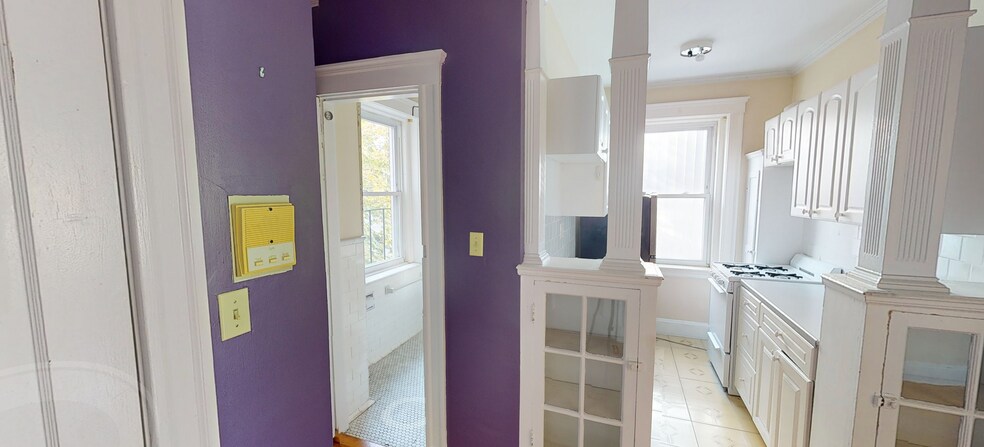 Building Photo - 11 Gray St