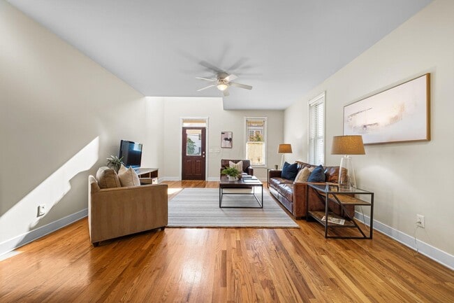 Building Photo - 975 N 6th St