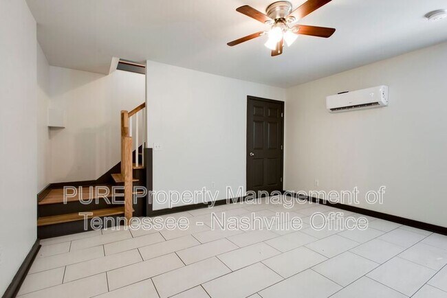 Building Photo - 517 Veritas St