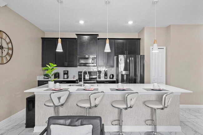 Building Photo - 4291 Paragraph Dr