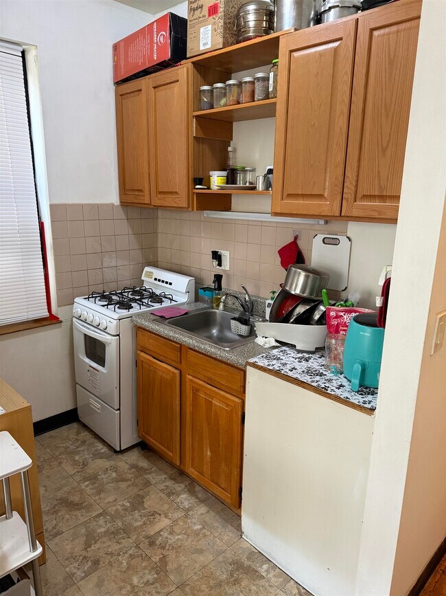 Building Photo - 2700 John F. Kennedy Blvd