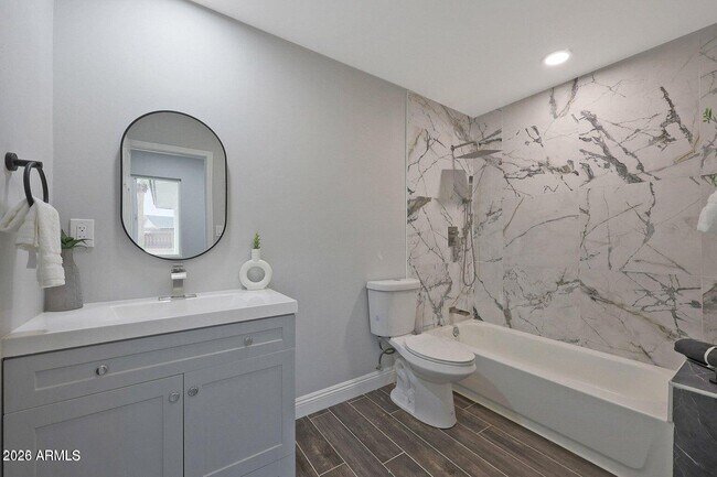 Building Photo - 8444 E Bonita Dr