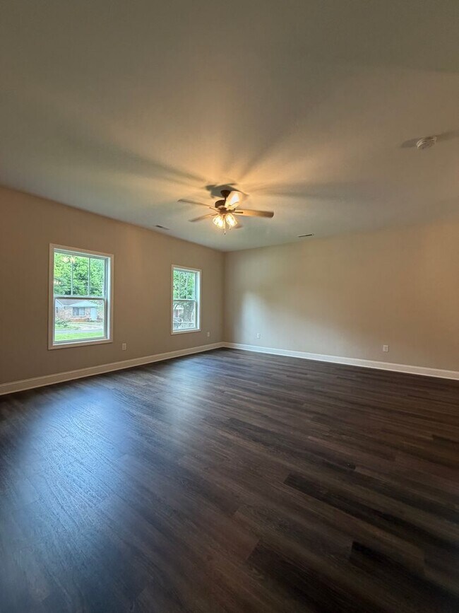 Building Photo - 1711 Golf Club Ln NW