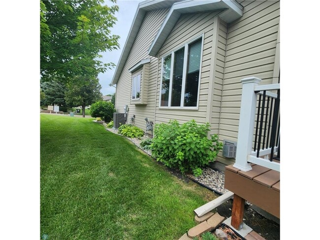 Building Photo - 1172 Eagle Park Dr S