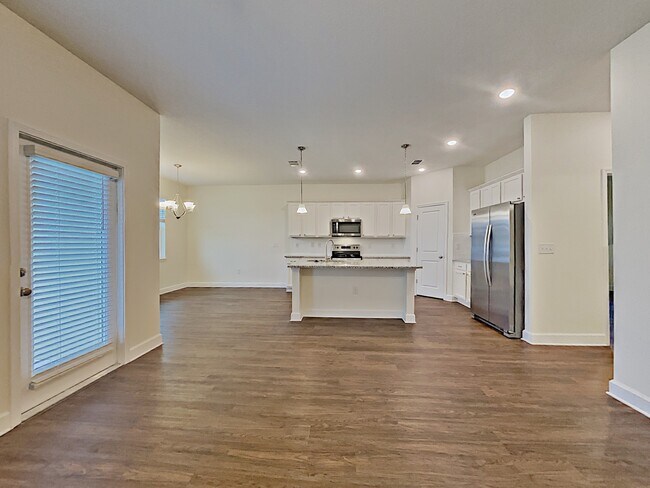Building Photo - 912 Walden Woods Dr